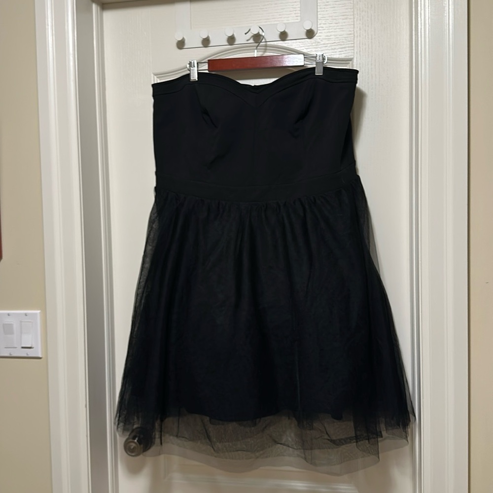 NWT Sweetheart Neckline Black Party Dress